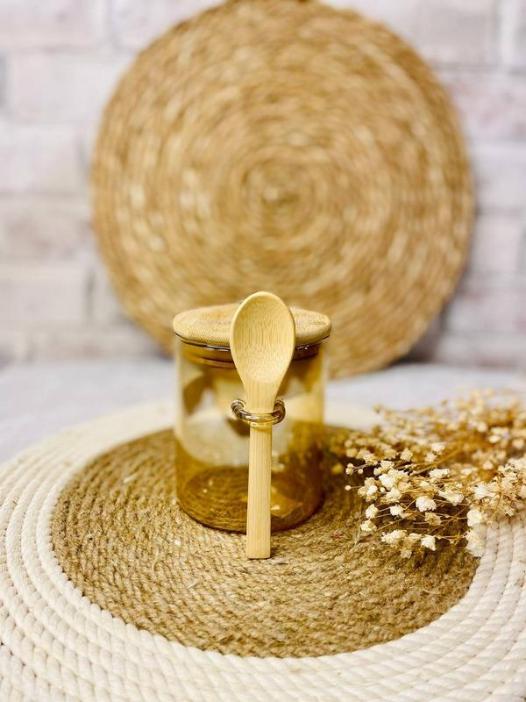 برطمان زجاج  مدور فاميه بمعلقه خشب  8*10 (640 مللي)*90