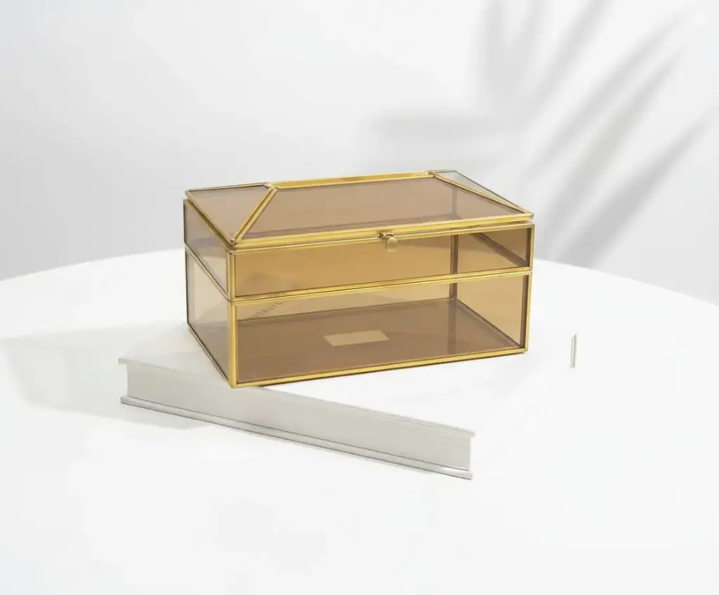 علبه مناديل فاميه [عبوه 12]