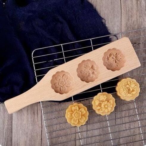 قالب كحك خشب 3 عين [ عبوة 100 ]