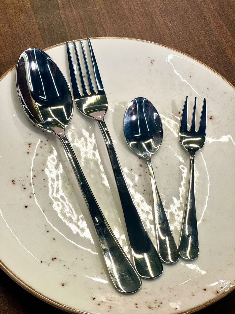 طقم معالق و شوك ستانلس على مغناطيس ساده * 100