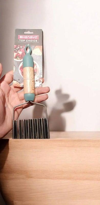 قطاعة بطاطس يد خشب سيليكون * 240