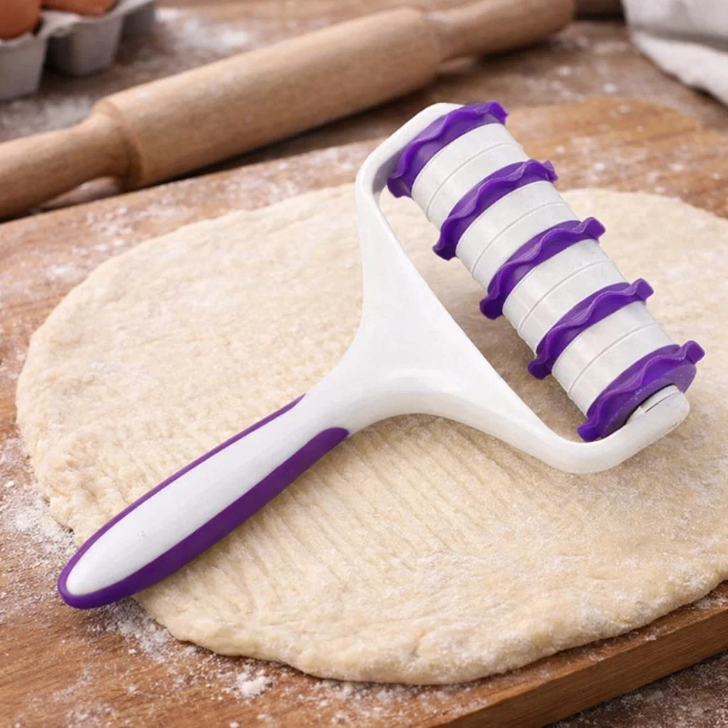 قطاعة عجين موف بلاستيك(عبوة100)