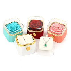 علبة ورده مربع [ عبوة 100 ]