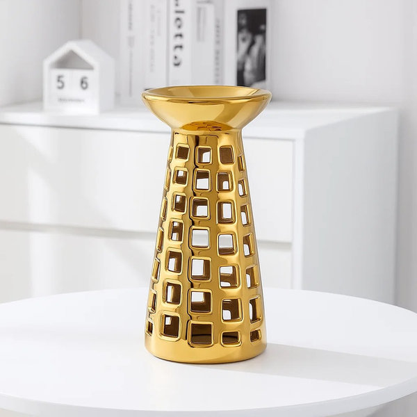 شمعدان مدور ذهبي شبك وسط [ عبوة 16 ]