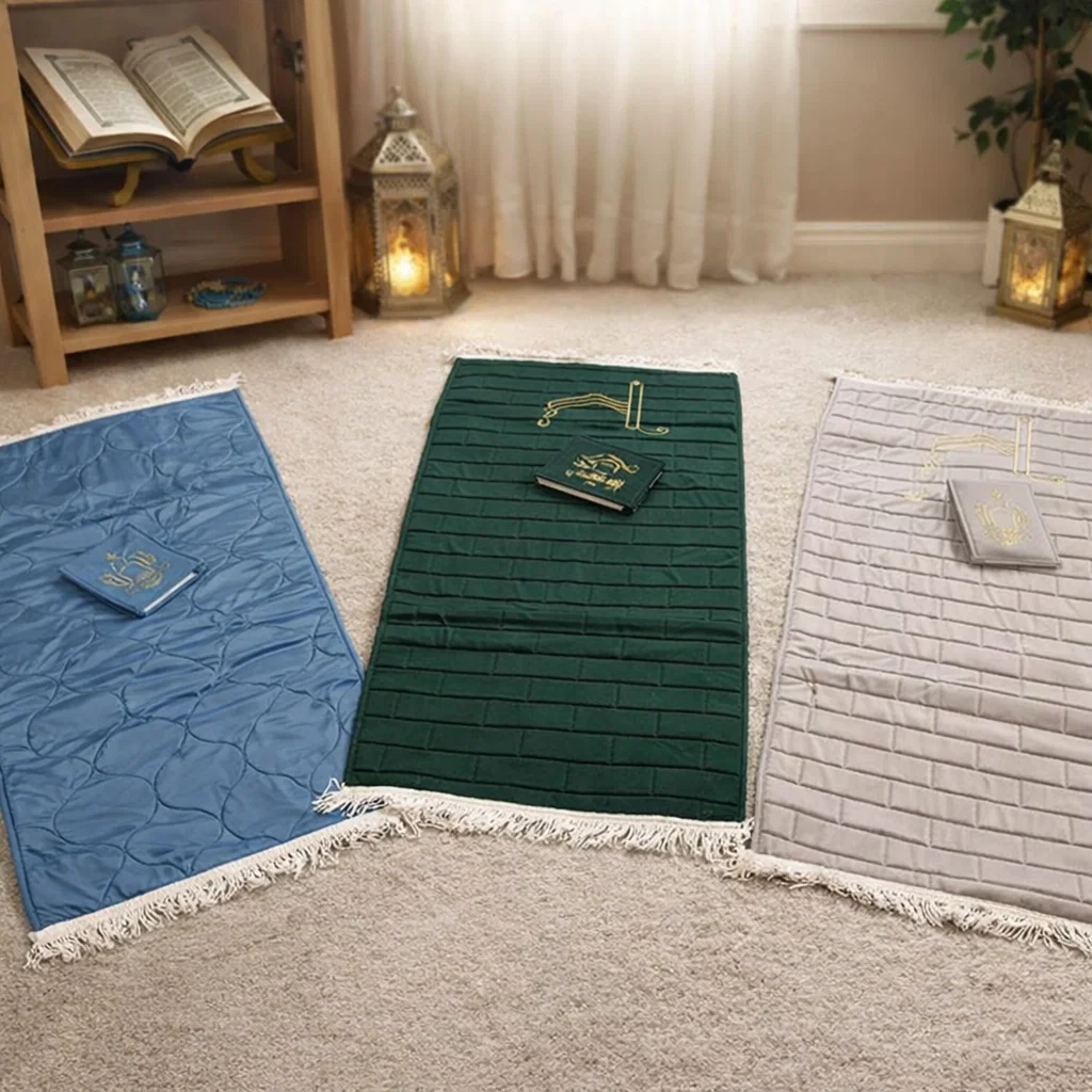 مصلية بتطريز  وبمصحف وشنطة