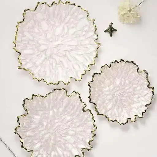 [TEM-713] طبق نيش زجاج ابيض حرف ذهبي 3*1 ( عبوه 4 )